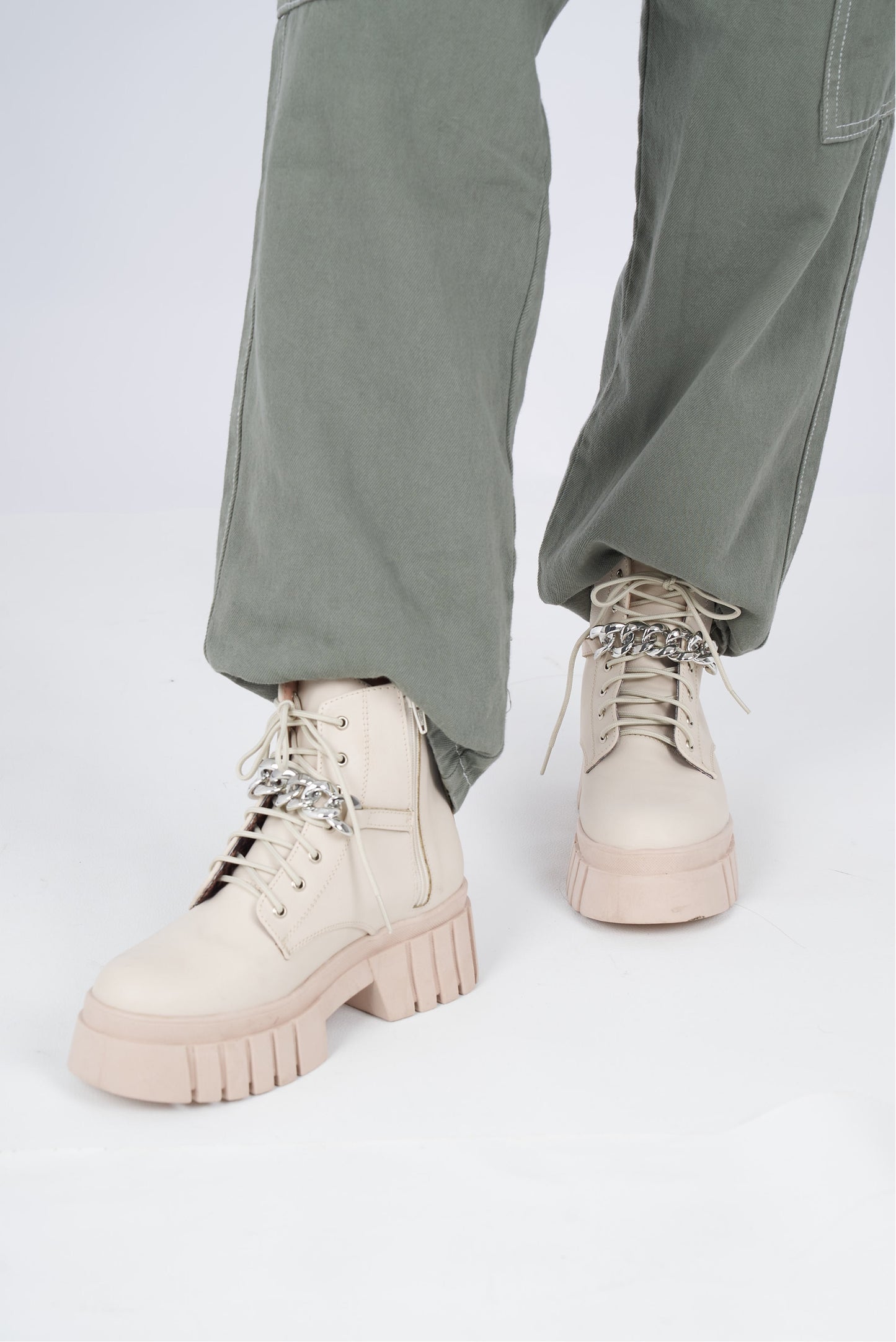 THE TOMMY BEIGE