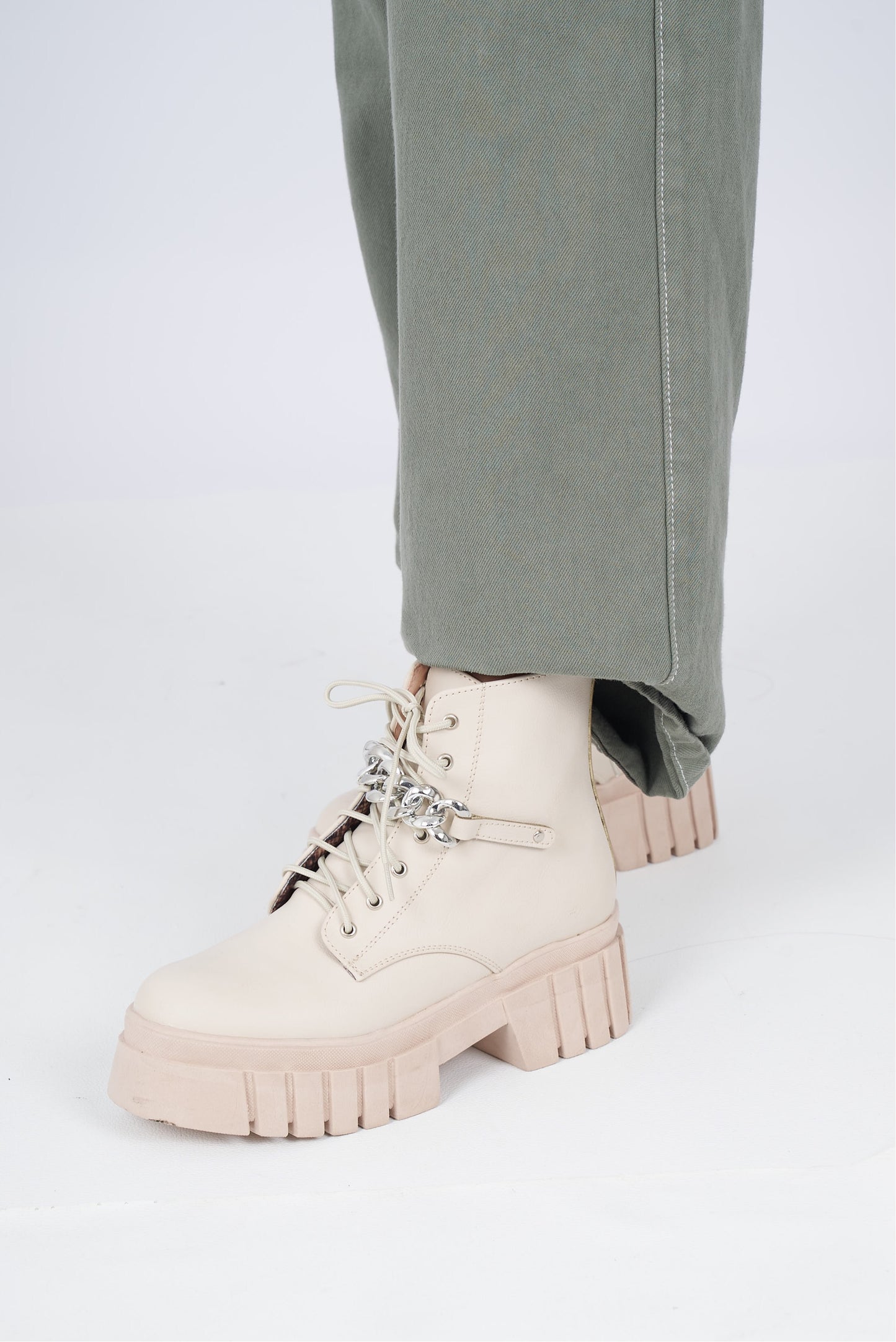THE TOMMY BEIGE