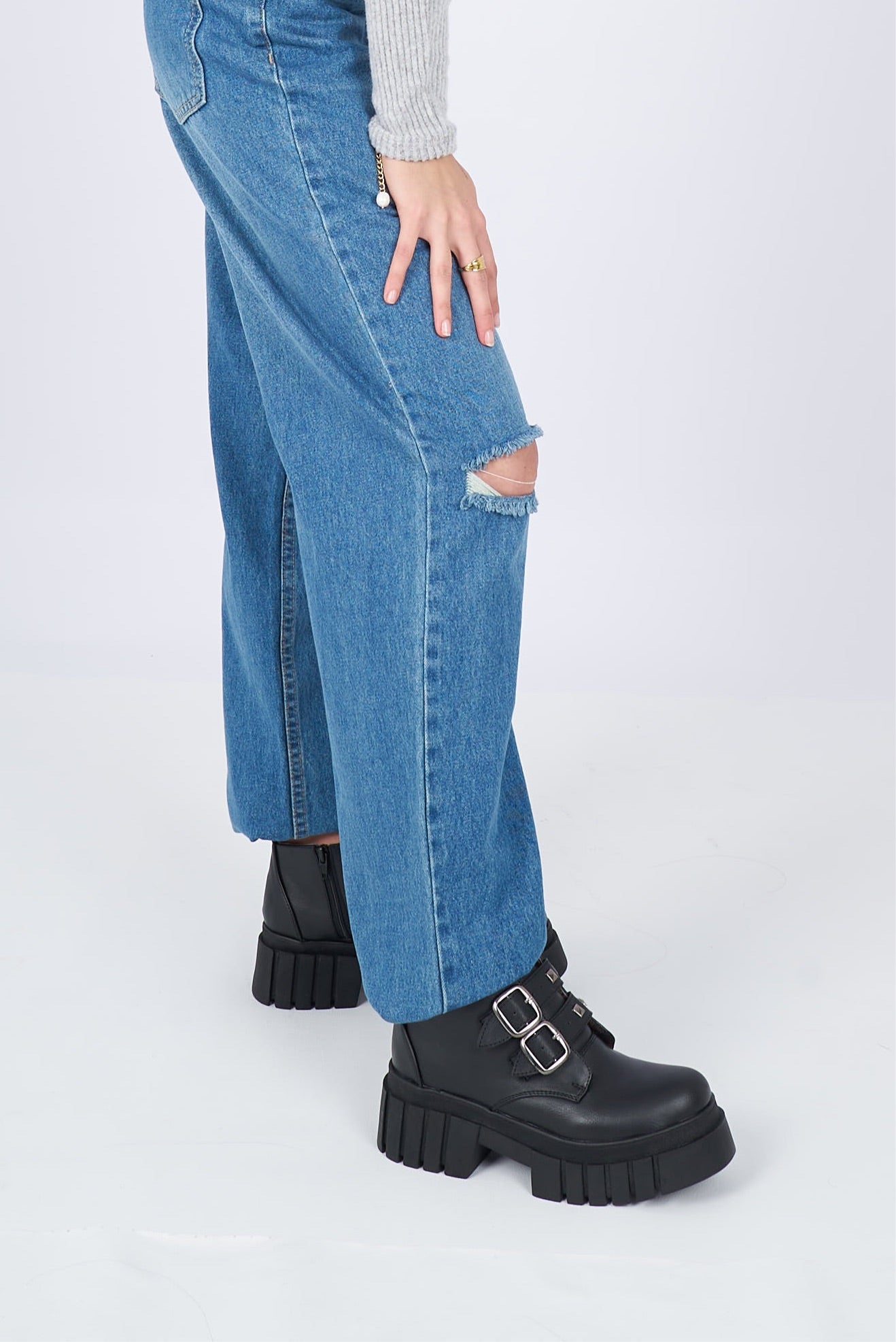 THE VENECIA BLACK