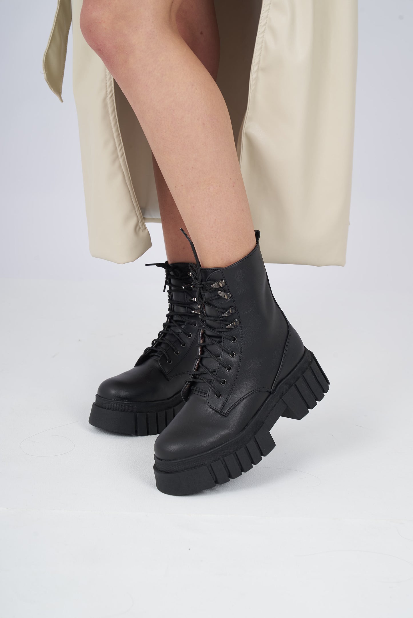 THE ANTONIA BLACK