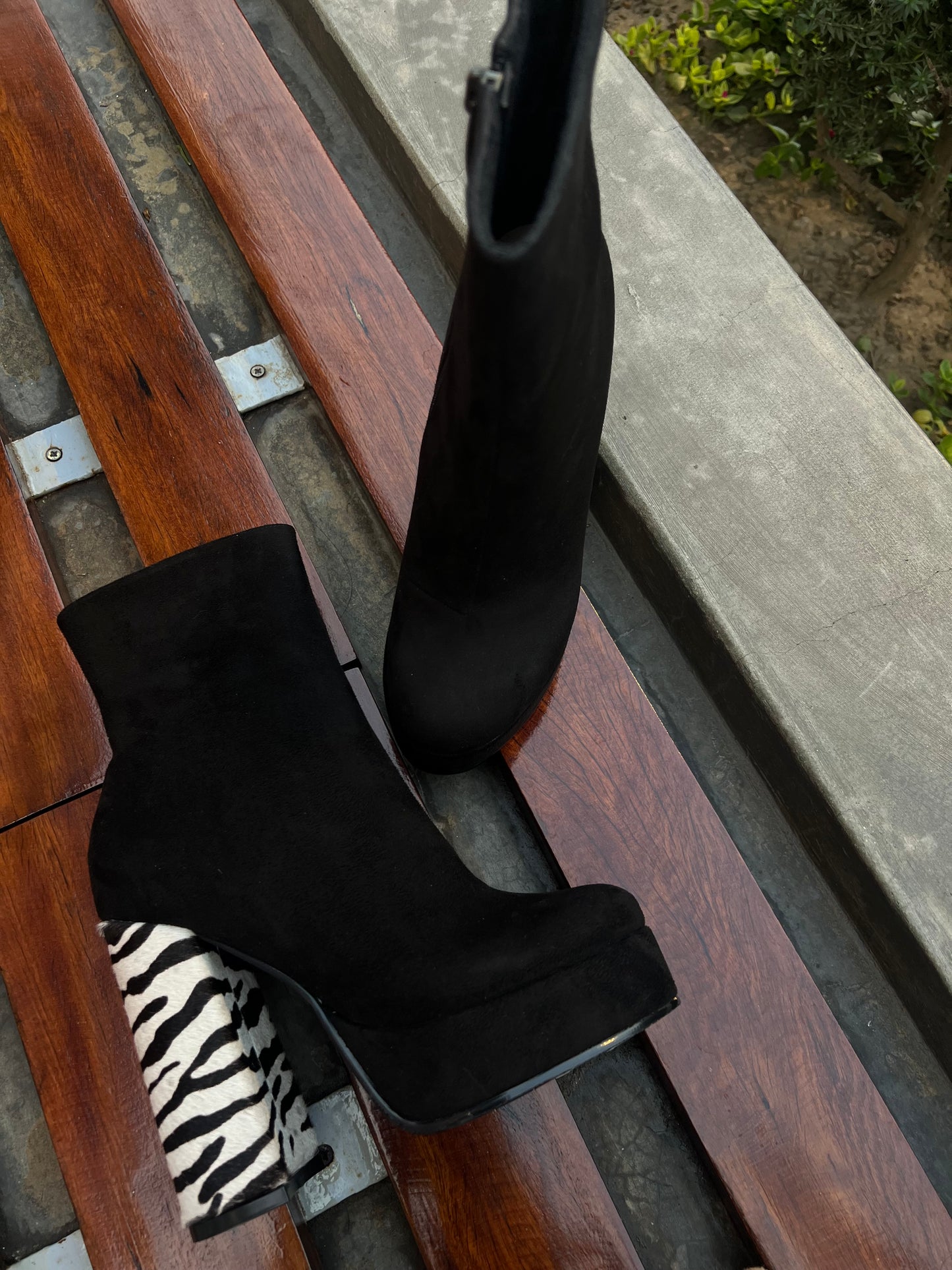 CLOE BOOTS / BLACK