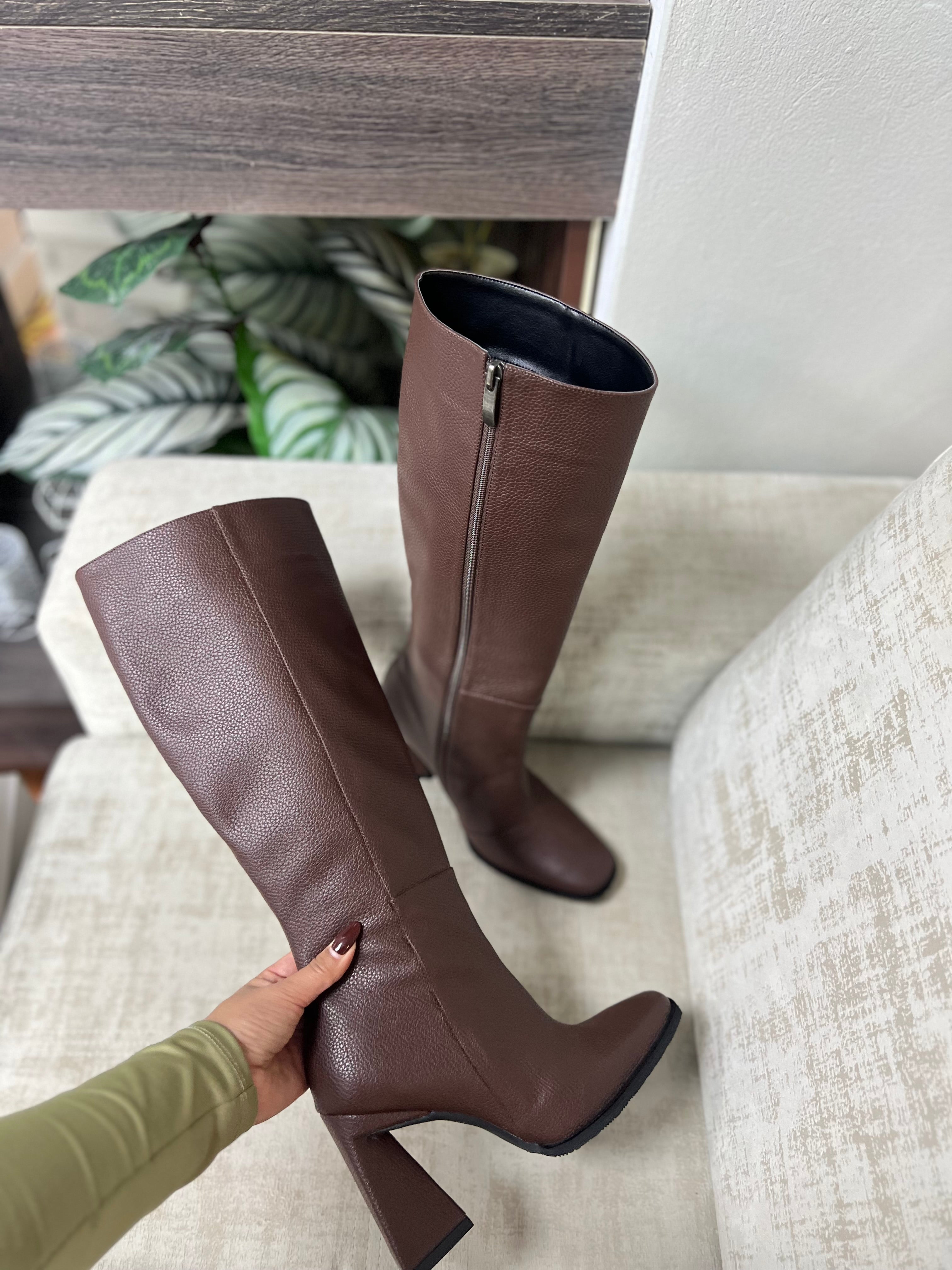 LAUREM BOOTS / MARRÓN