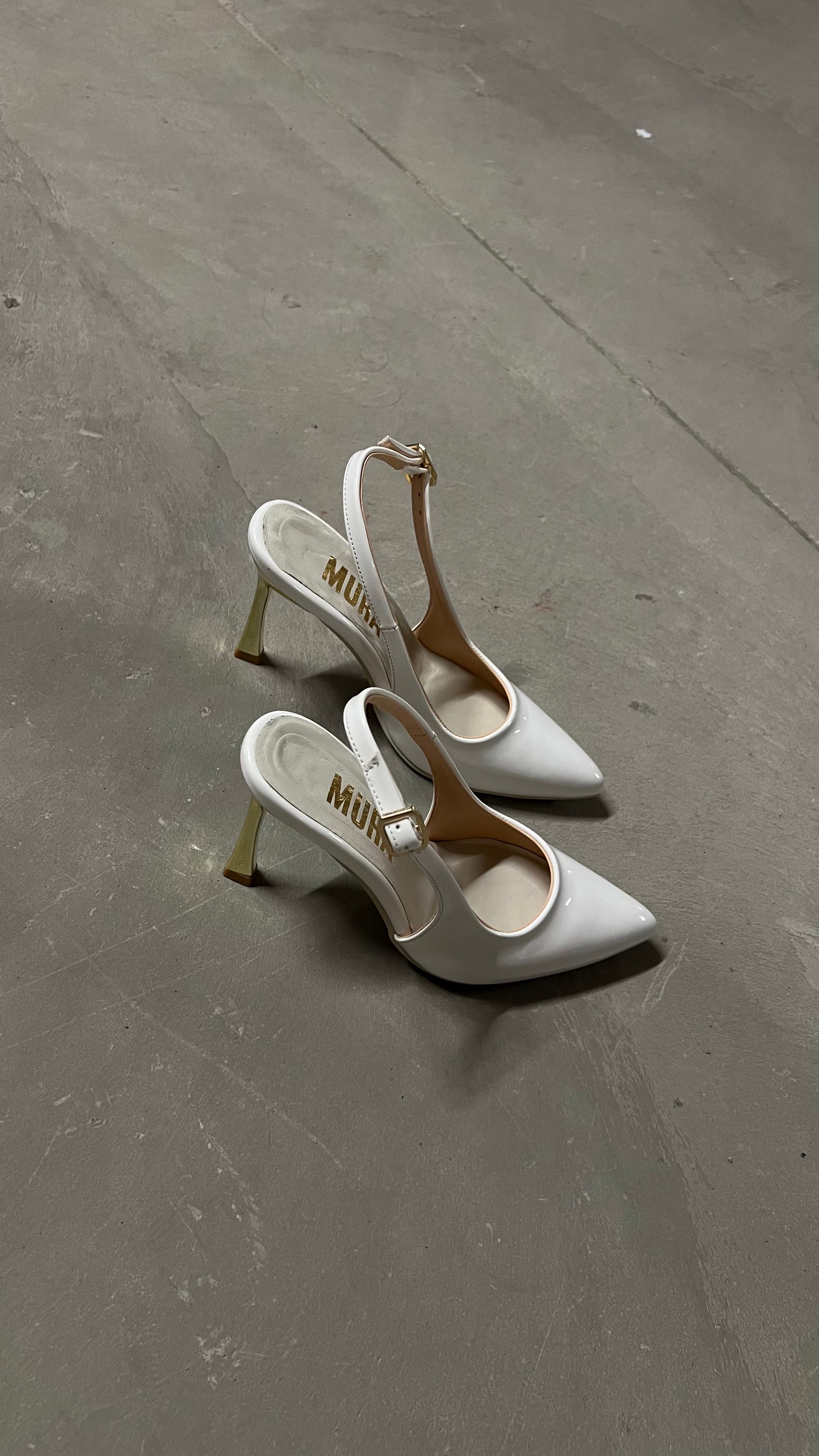 VIVIENNE STILETTOS / WHITE