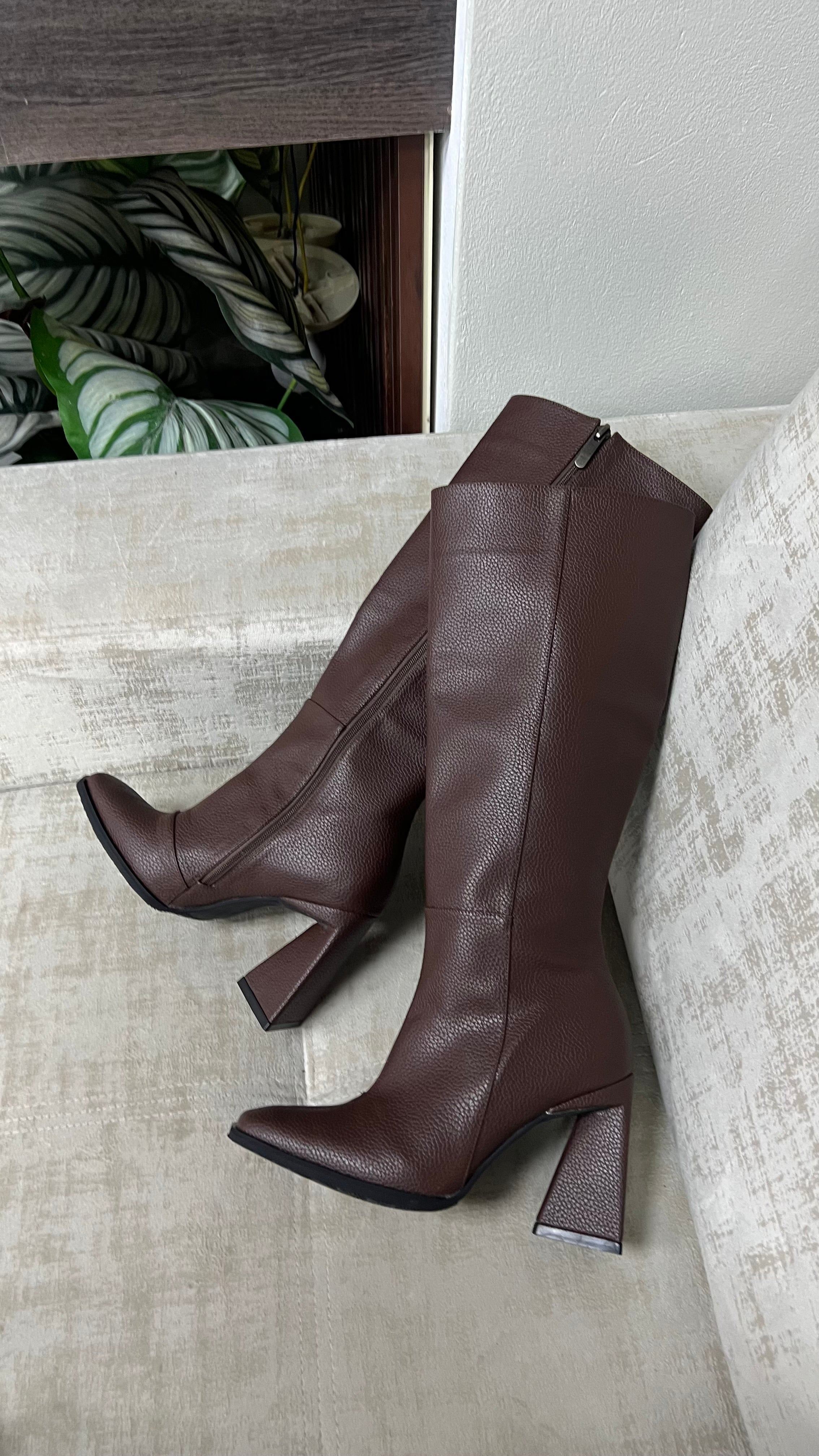 LAUREM BOOTS / MARRÓN
