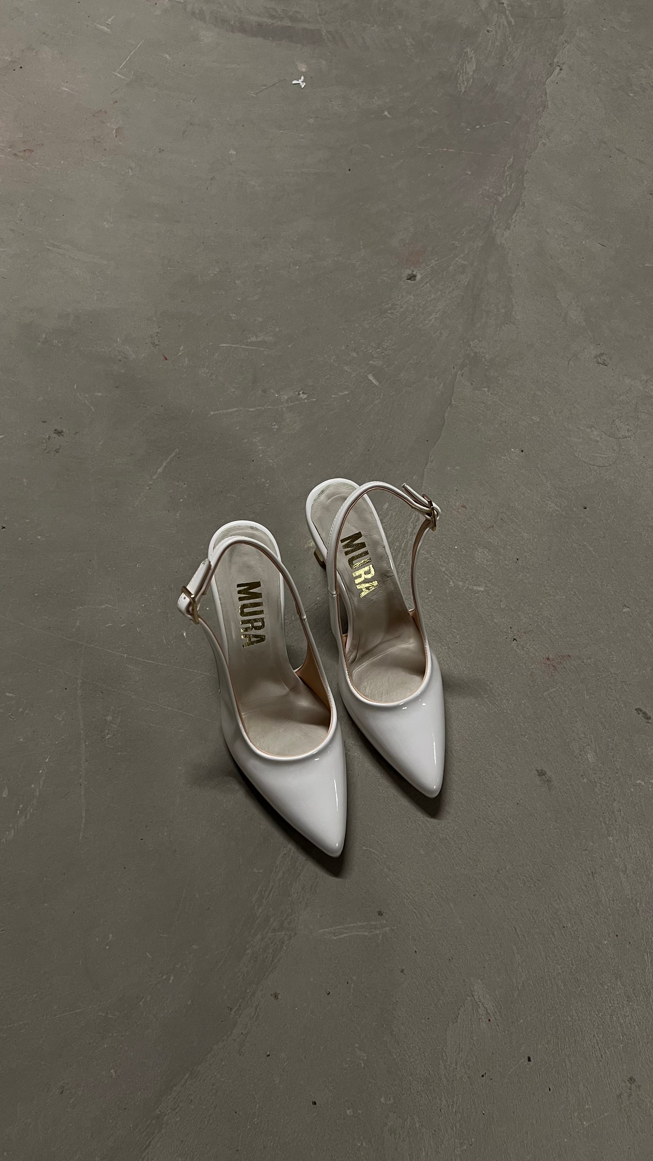 VIVIENNE STILETTOS / WHITE