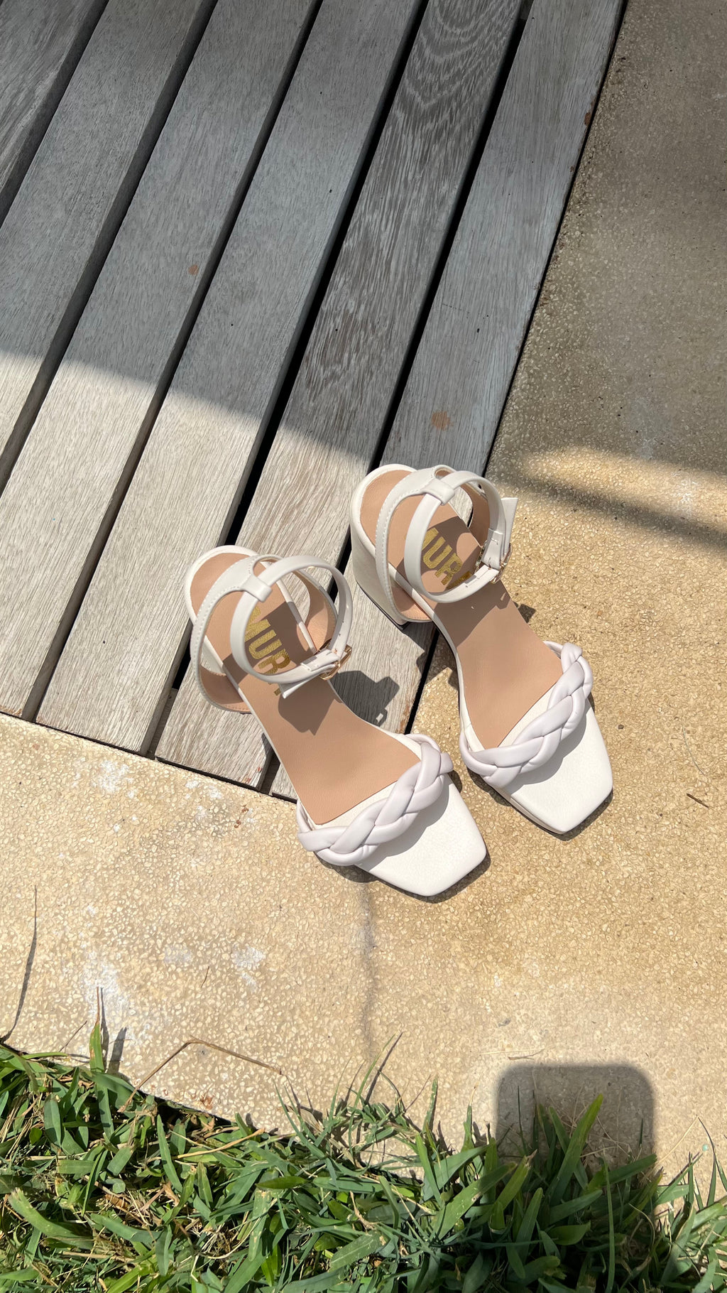 SIENNA SANDALS //  HUESO