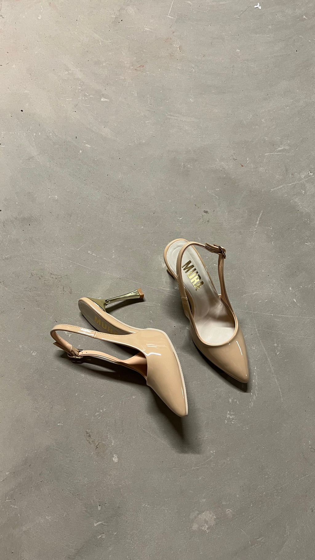 VIVIENNE STILETTOS / BEIGE