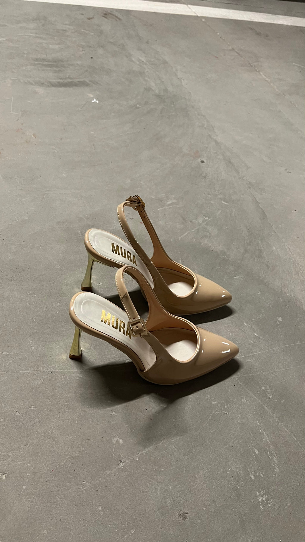 VIVIENNE STILETTOS / BEIGE