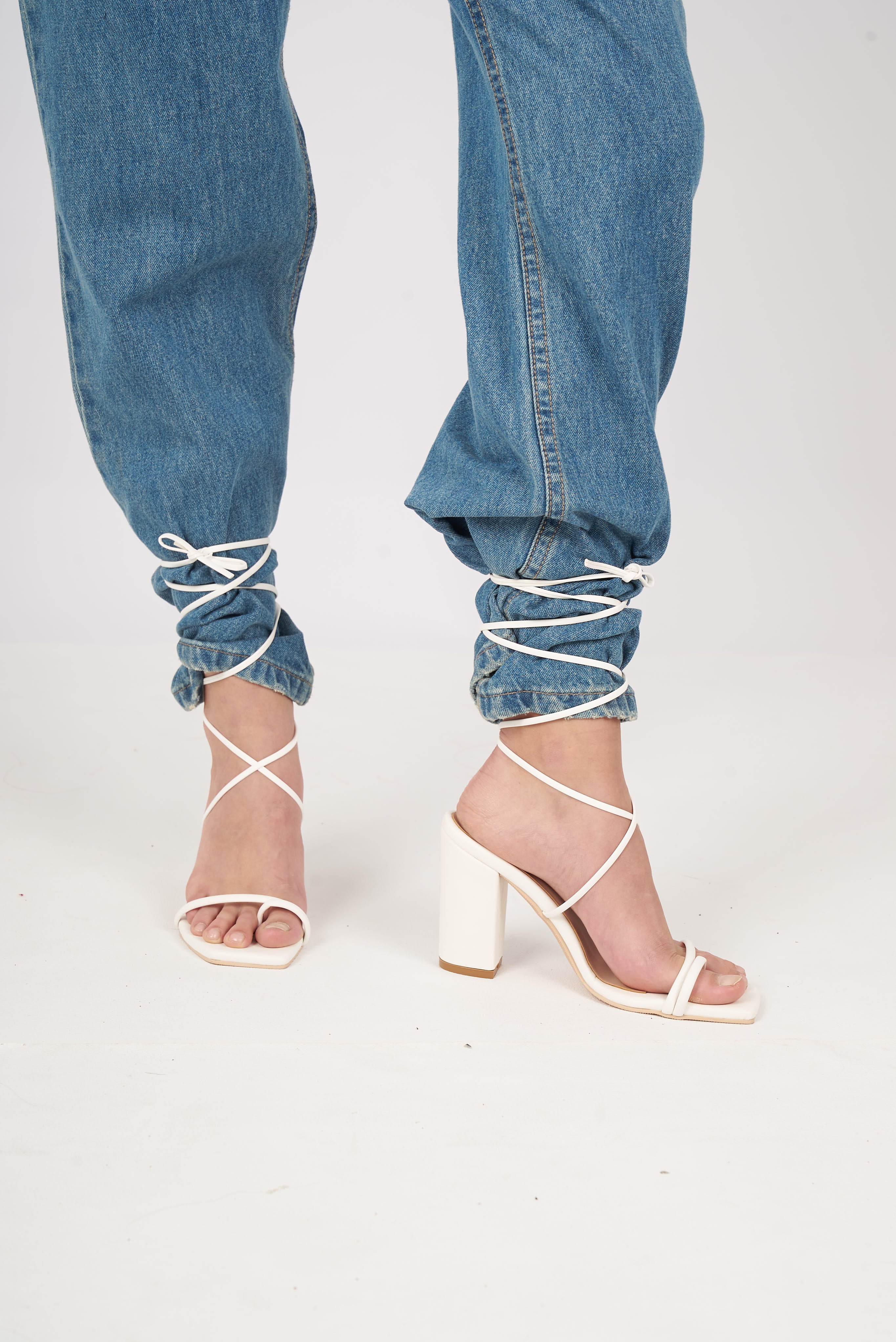 ALMENDRA HEELS / BLANCO