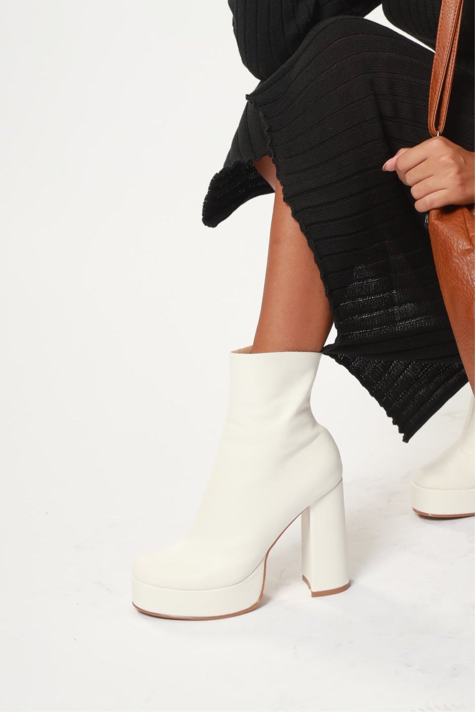 KENDALL BOOTS / WHITE